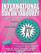 Grand Festival International Des Mecs Qui Jouent Sur Un Tabouret